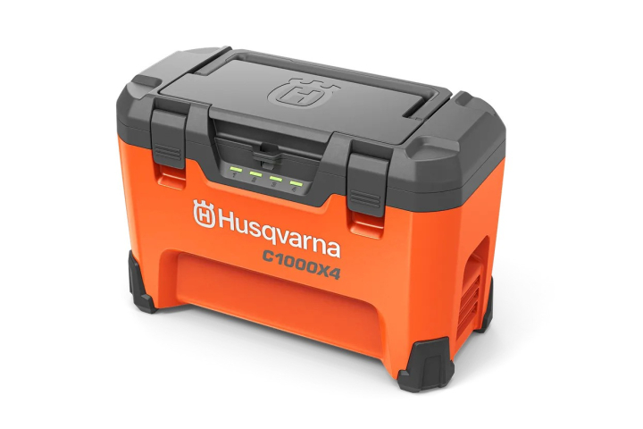 Husqvarna batteriladdare C1000X4 i gruppen Skog och Trädgårdsprodukter / Husqvarna Batteridrivna Trädgårdsmaskiner / Tillbehör batterimaskiner hos Gräsklipparbutiken (9707048-01)